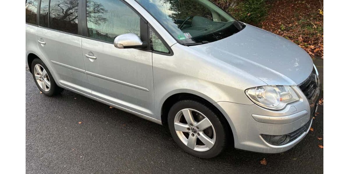 VW Touran 223.514 km 4.300 € Bonn 53177