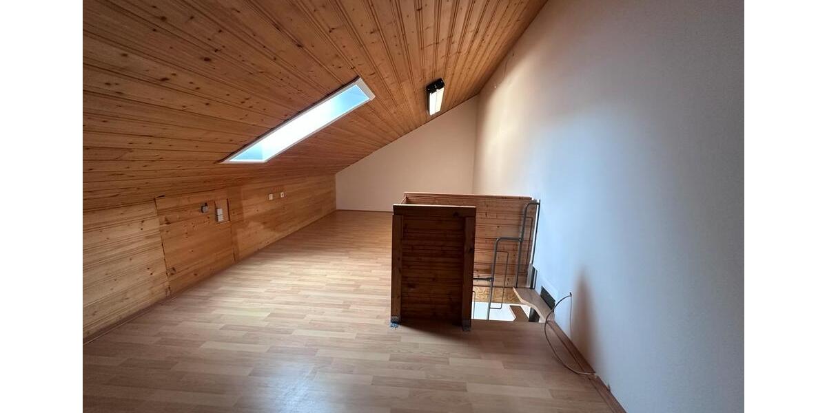Etagenwohnung Filderstadt - 5 Zimmer, 121 m&sup2;, 1.770&euro; | Angebot:25049670