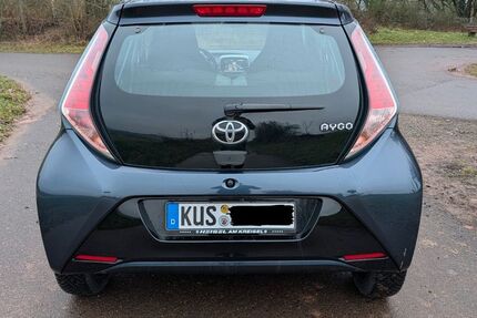 Toyota Aygo (X) 71.000 km 7.750 &euro; Quirnbach 66909