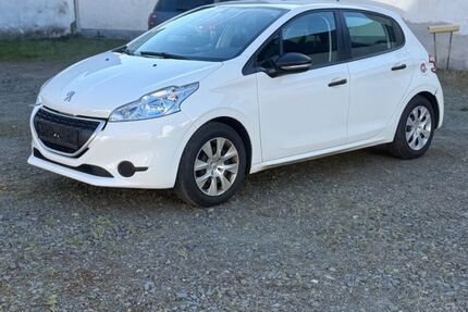Peugeot 208 105.711 km 4.100 &euro; Babenhausen 64832