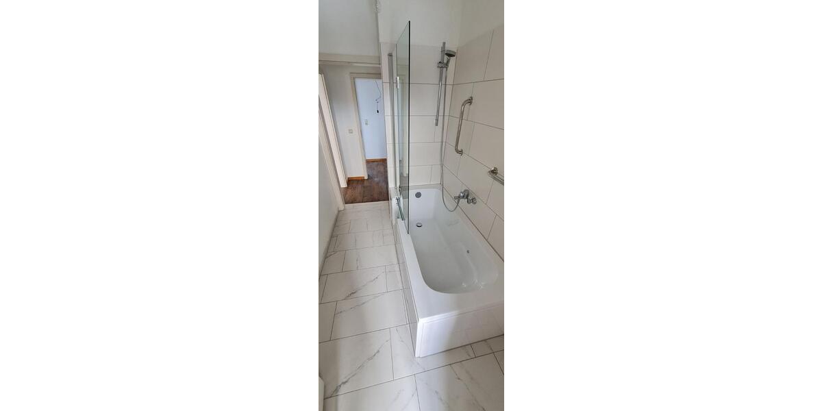 119,5 m² sanierte 4-Raum-Wohnung incl. Dachterrasse + Stellplatz 5 zimmer