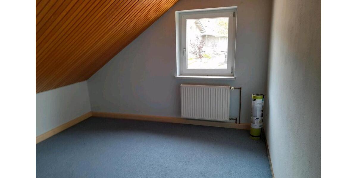 Dachgeschoßwohnung Regensburg Ganghofersiedlung - 2 Zimmer, 60 m&sup2;, 500&euro; | Angebot:26682607