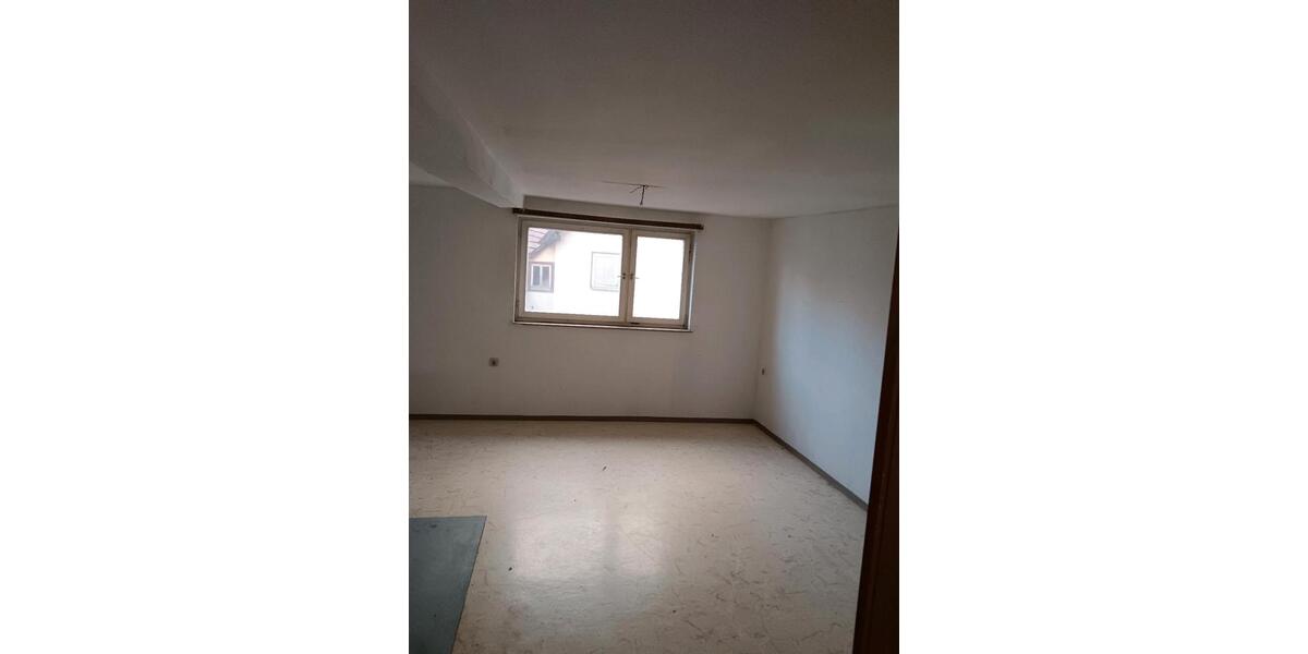Doppelhaushälfte Hardheim - 4 Zimmer, 90 m&sup2;, 110.000&euro; | Angebot:25839631
