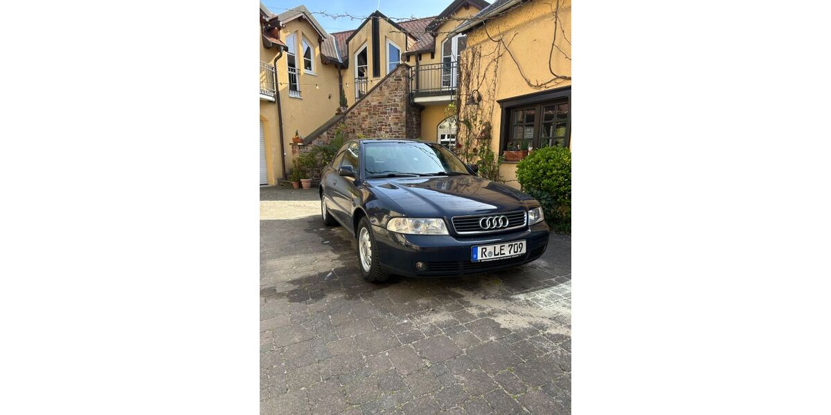 Audi A4 366.000 km 2.700 &euro; Regensburg 93051