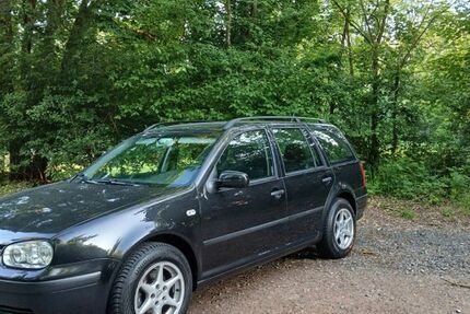 VW Golf 243.500 km 2.700 &euro; Wiesbaden 65197