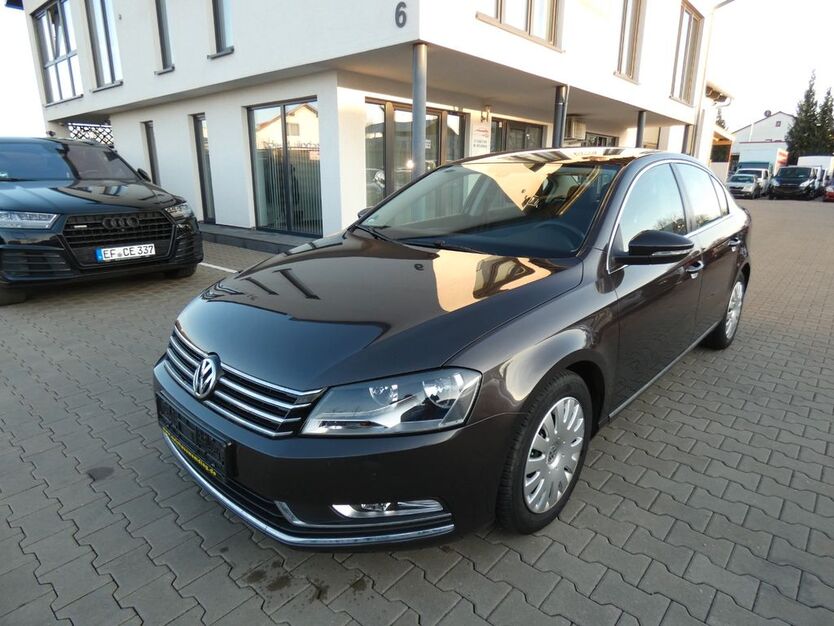 VW Passat 89.000 km 7.490 € Erfurt 99087