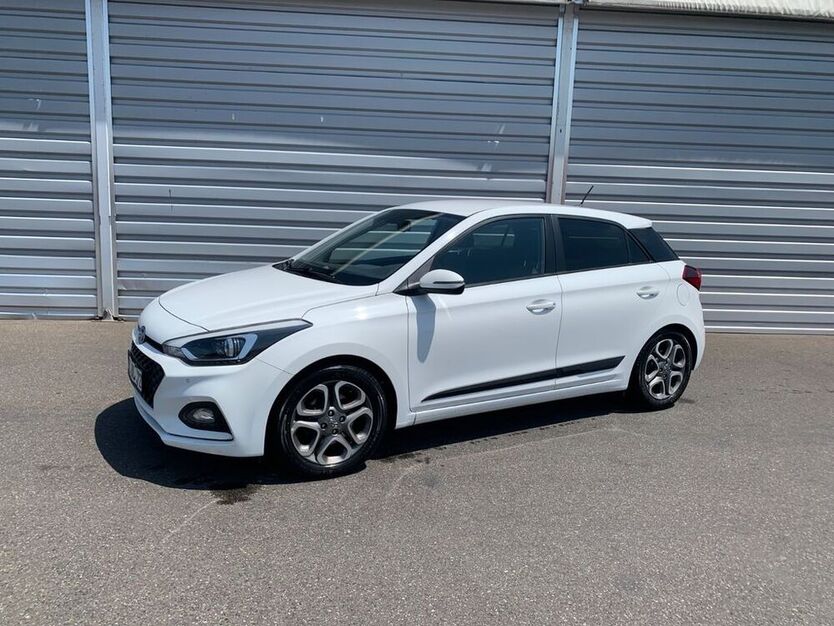 i20