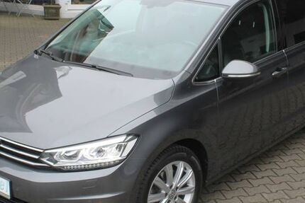 VW Touran 152.700 km 14.990 € Sinsheim 74889