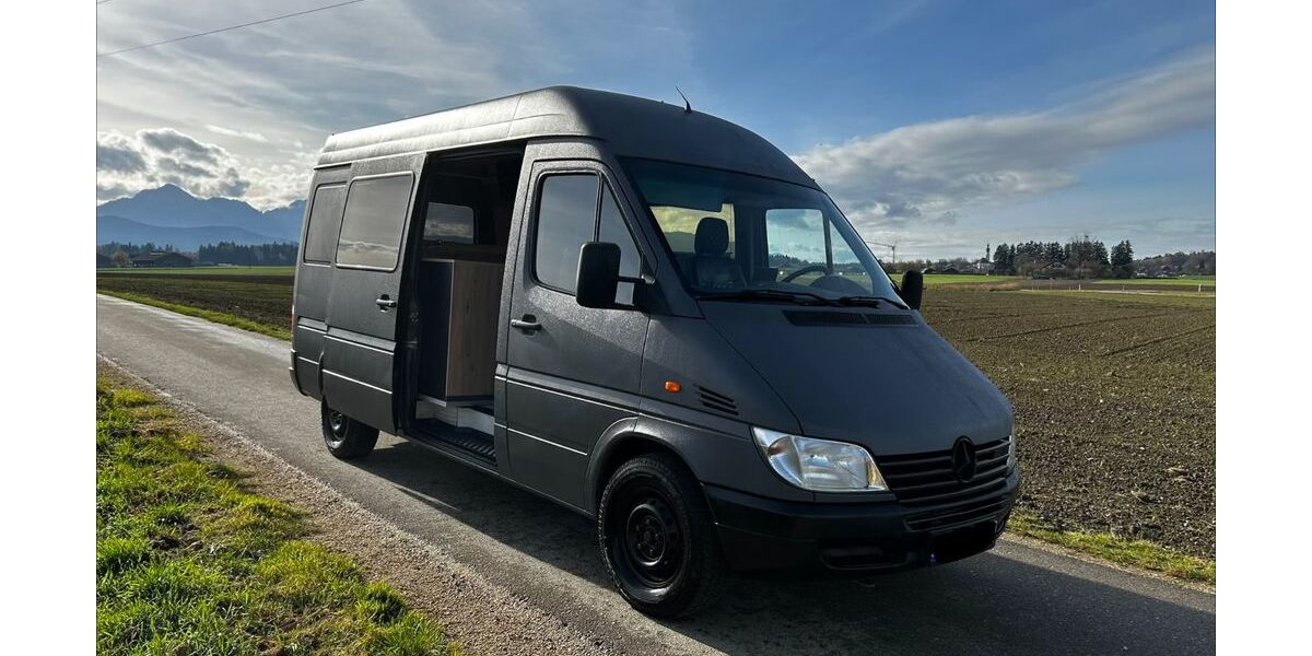 Mercedes-Benz Sprinter 193.000 km 12.700 &euro; Freilassing 83395