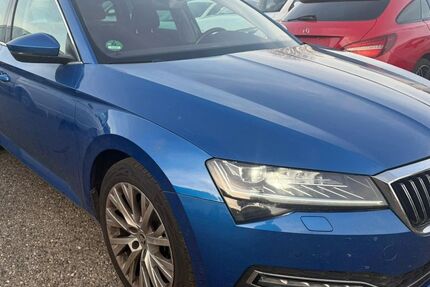 Skoda Superb 172.000 km 14.875 € Heidelberg 69123