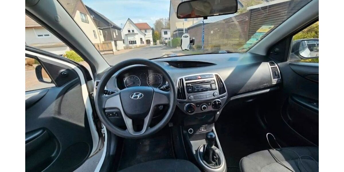 Hyundai i20 81.475 km 4.200 &euro; Hessisch Lichtenau 37235