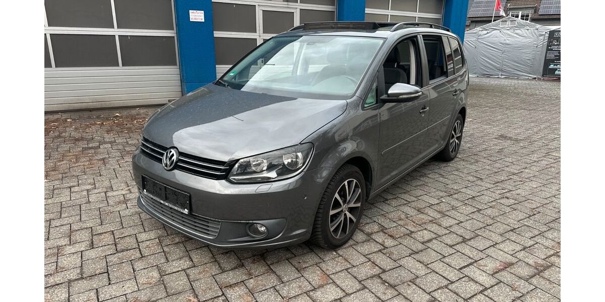 VW Touran 158.000 km 2.999 &euro; Gummersbach 51645