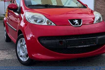 Peugeot 107 140.497 km 2.350 &euro; Berlin - Pankow 13187