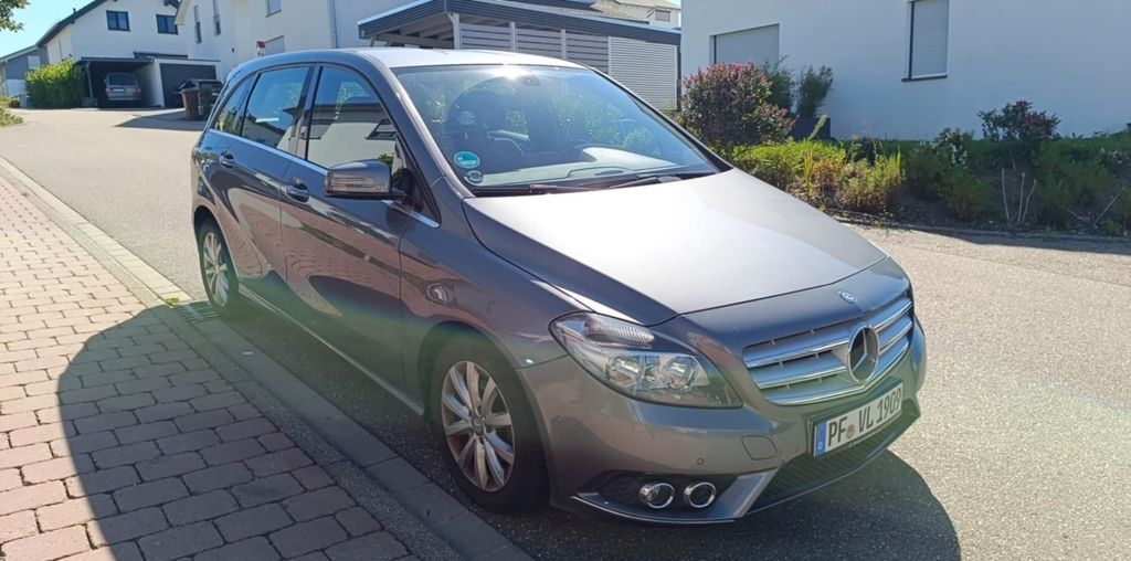 Mercedes-Benz B 180 142.000 km 8.000 € Ölbronn-Dürrn 75428