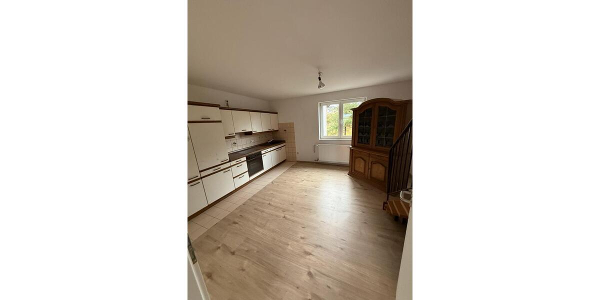 Etagenwohnung Erbach - 5 Zimmer, 130 m&sup2;, 1.500&euro; | Angebot:24659923