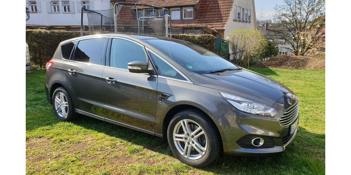 Ford S-Max 87.000 km 17.200 &euro; Ebersbach 73061