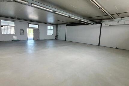 Halle direkt an der A7 zimmer