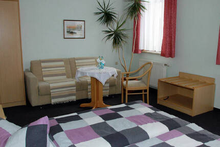 Gewerbeobjekt Hildburghausen - 9 Zimmer, 650.000&euro; | Angebot:19291057