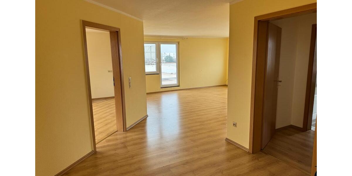 Etagenwohnung Schwandorf - 2 Zimmer, 82 m&sup2;, 849&euro; | Angebot:26620652