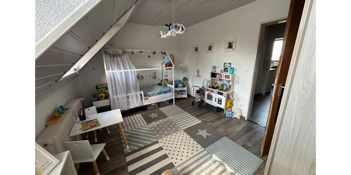 Dachgeschoßwohnung Villingen-Schwenningen Schwenningen - 4 Zimmer, 72 m&sup2;, 185.000&euro; | Angebot:26373546