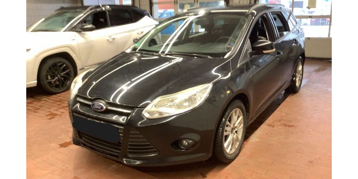 Ford Focus 86.000 km 9.989 &euro; Pforzheim 75179