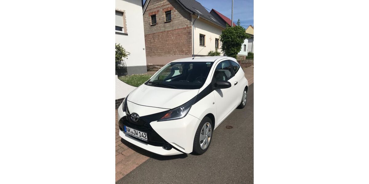 Toyota Aygo (X) 150.000 km 4.800 &euro; Schiffweiler 66578