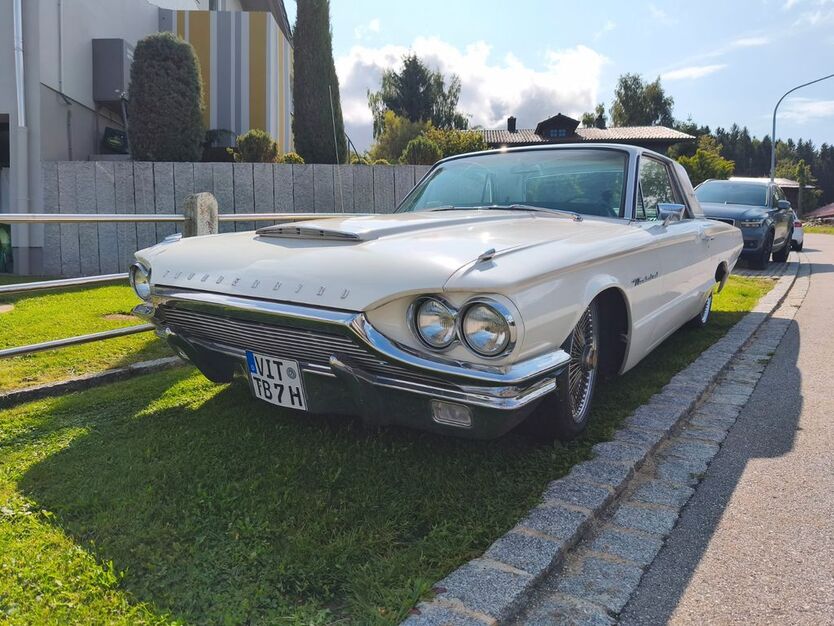 Ford Thunderbird 1.234 km 13.000 € Zachenberg 94239