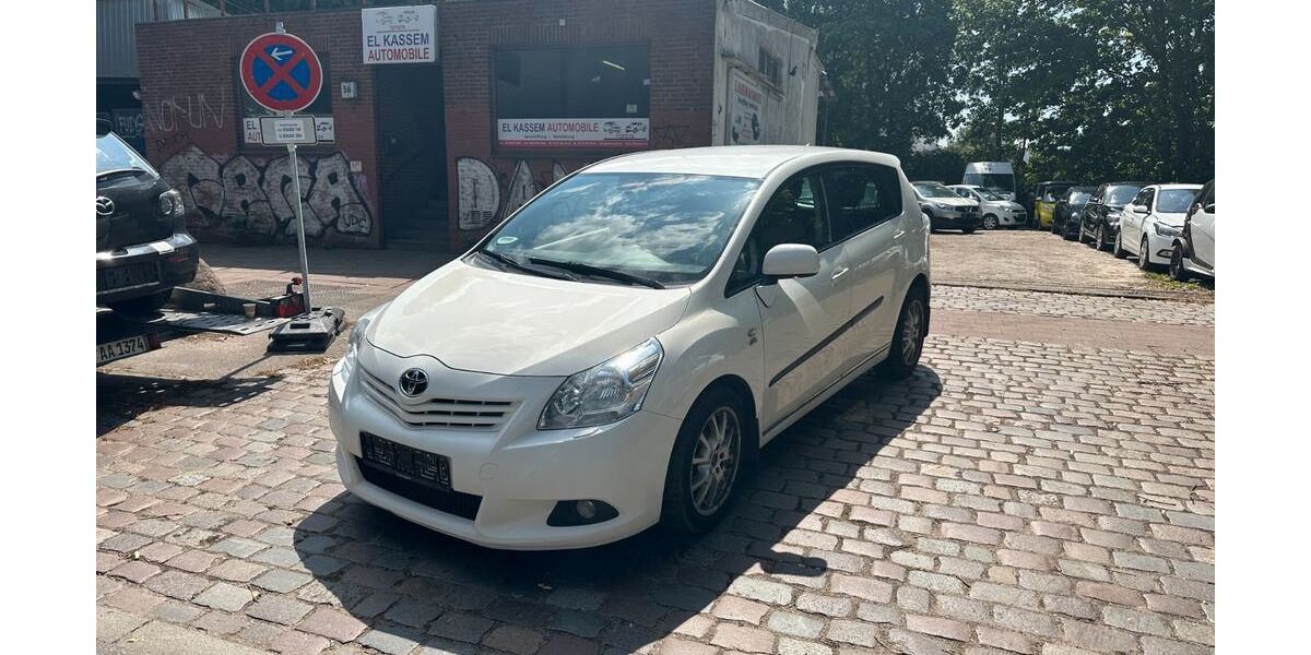 Toyota Verso 245.329 km 4.900 &euro; HAMBURG 22113