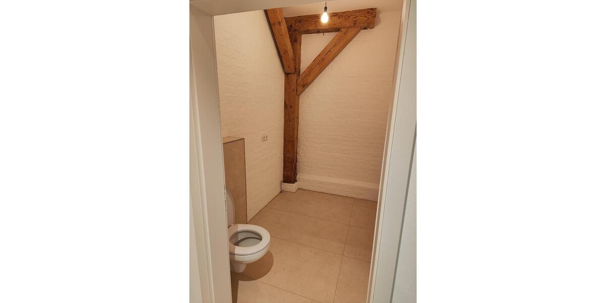 Erdgeschoßwohnung Güstrow - 5 Zimmer, 140 m&sup2;, 1.400&euro; | Angebot:26381991