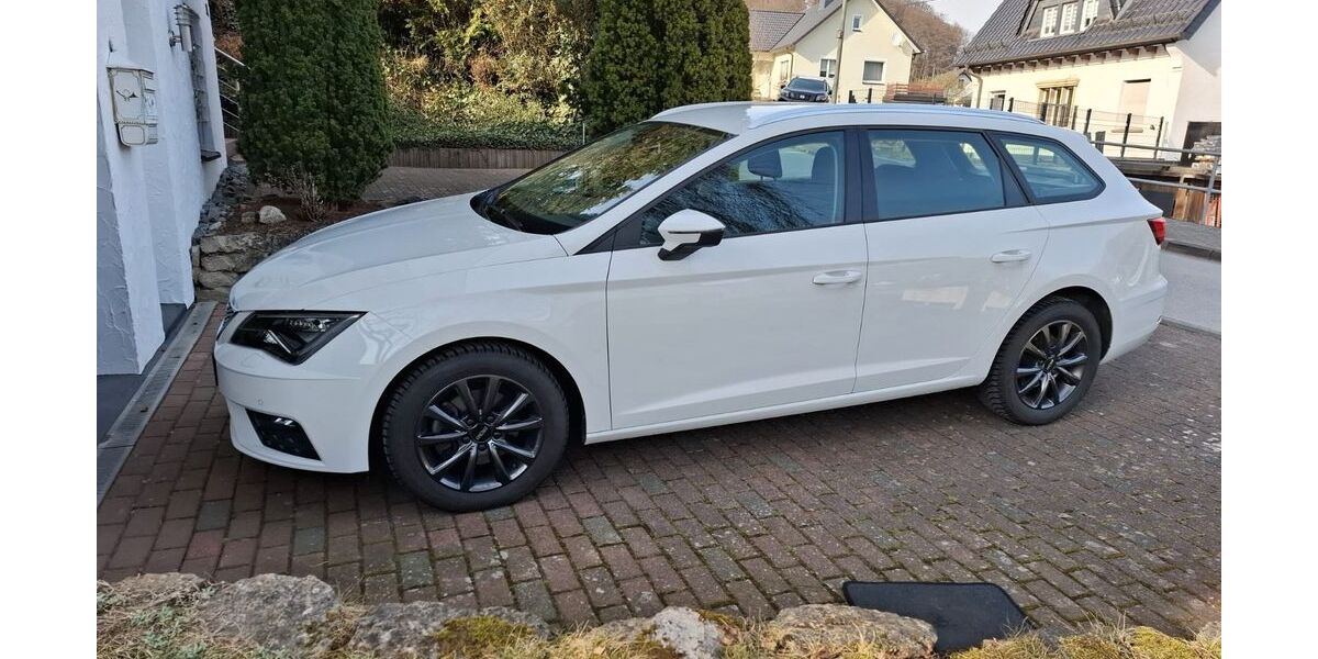 Seat Leon 61.200 km 11.599 &euro; Lennestadt 57368