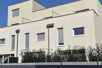 Haus zum Mieten in Landau 1.330 € 131 m²