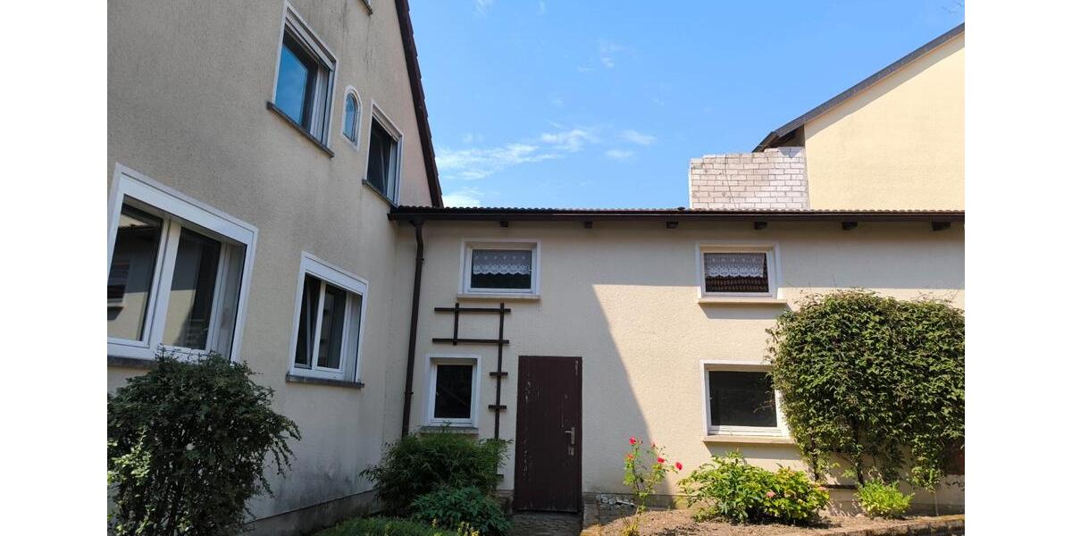 Einfamilienhaus Ebern - 7 Zimmer, 120 m&sup2;, 190.000&euro; | Angebot:27084162