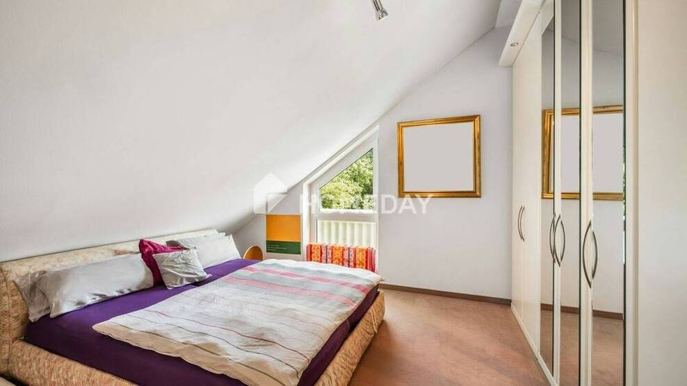 Sonnige Etagenwohnung mit drei Balkonen - hochwertiges Wohnen in ruhiger Lage
