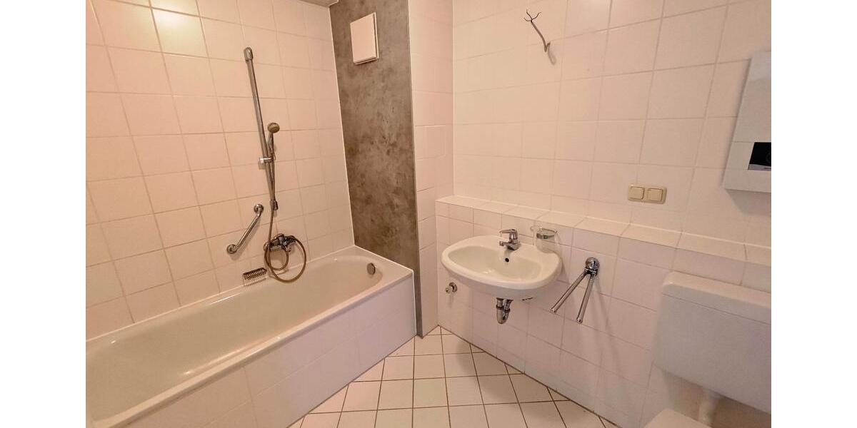 Etagenwohnung Ballenstedt - 3 Zimmer, 75 m&sup2;, 430&euro; | Angebot:24785375