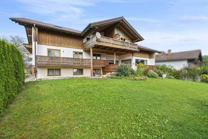 Bergblick, guter Zustand, besonderer Grundriss - 5-Zi.-ETW mit Stellplatz und zusätzlichen Optionen 5 zimmer