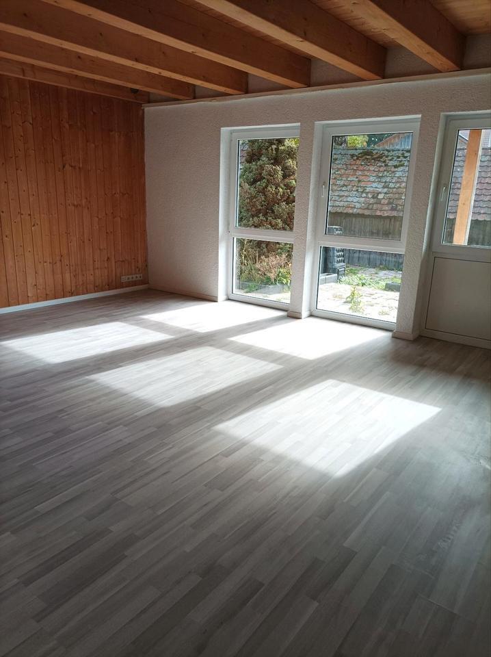 Großzügige Erdgeschosswohnung- MIT GARTEN - zimmer