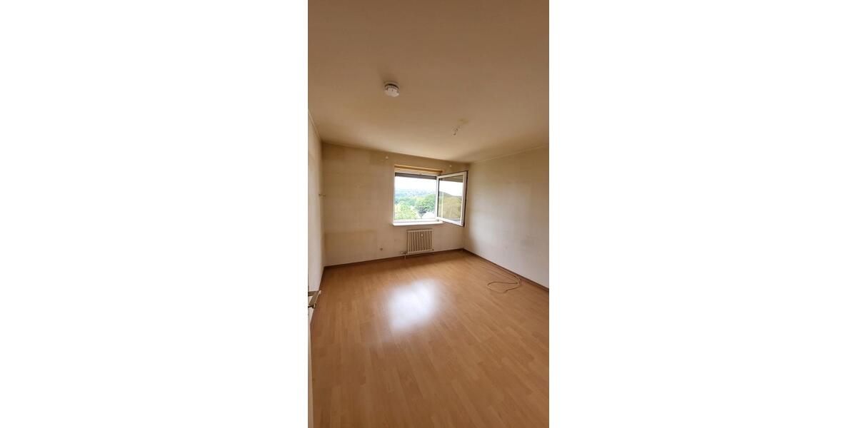 Etagenwohnung Saarbrücken Dudweiler - 3 Zimmer, 80 m&sup2;, 125.000&euro; | Angebot:27260864