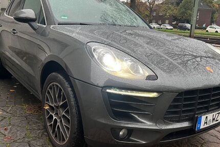Porsche Macan 180.000 km 25.800 € Duisburg 47138
