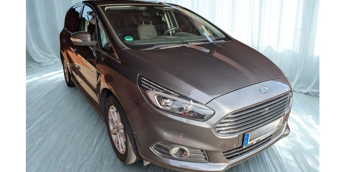 Ford S-Max 134.500 km 13.500 &euro; Emden 26721