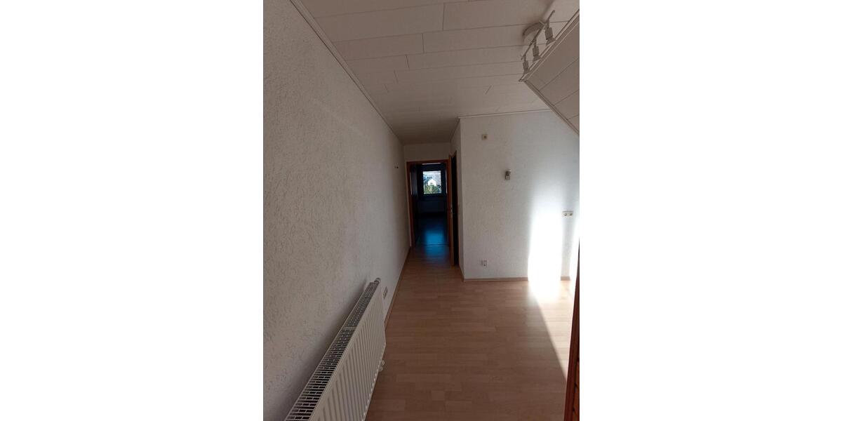 Dachgeschoßwohnung Bad Staffelstein - 3 Zimmer, 70 m&sup2;, 450&euro; | Angebot:25445151