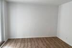 **Frisch renoviert** Zentrale Lage, 2 Zimmer, Balkon, guter Schnitt, Aufzug, Stellplatz 2 zimmer
