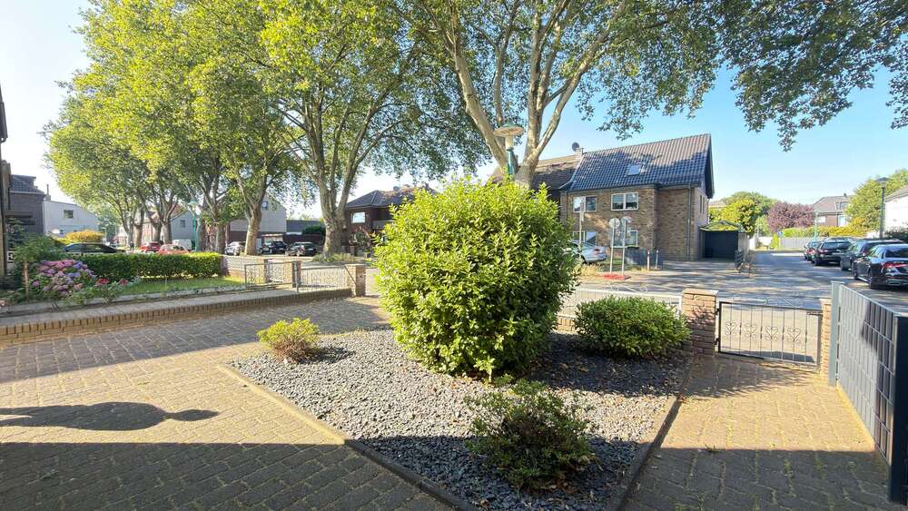 Kernsanierte Doppelhaushälfte mit ca. 106 m² Fläche, Garten, Garage und Einbauküche - Doppelhaushälfte Duisburg Hamborn | Angebot:27052641