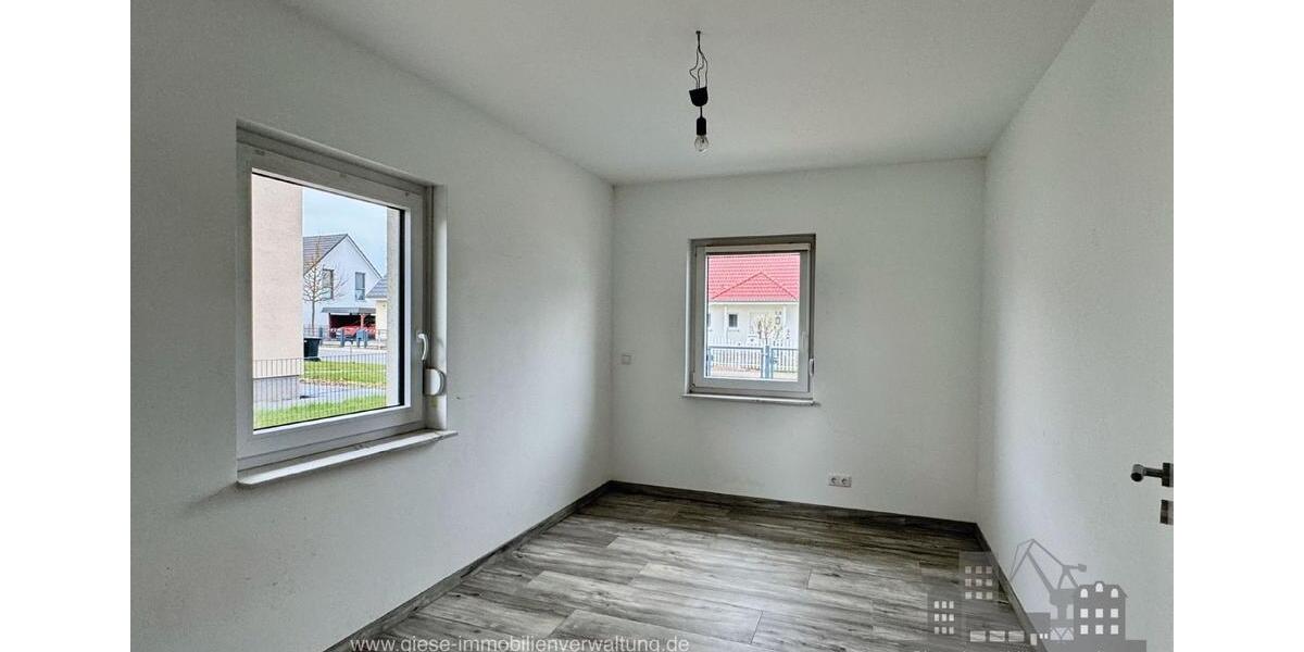 Einfamilienhaus Velten - 4 Zimmer, 100 m&sup2;, 2.400&euro; | Angebot:26125372