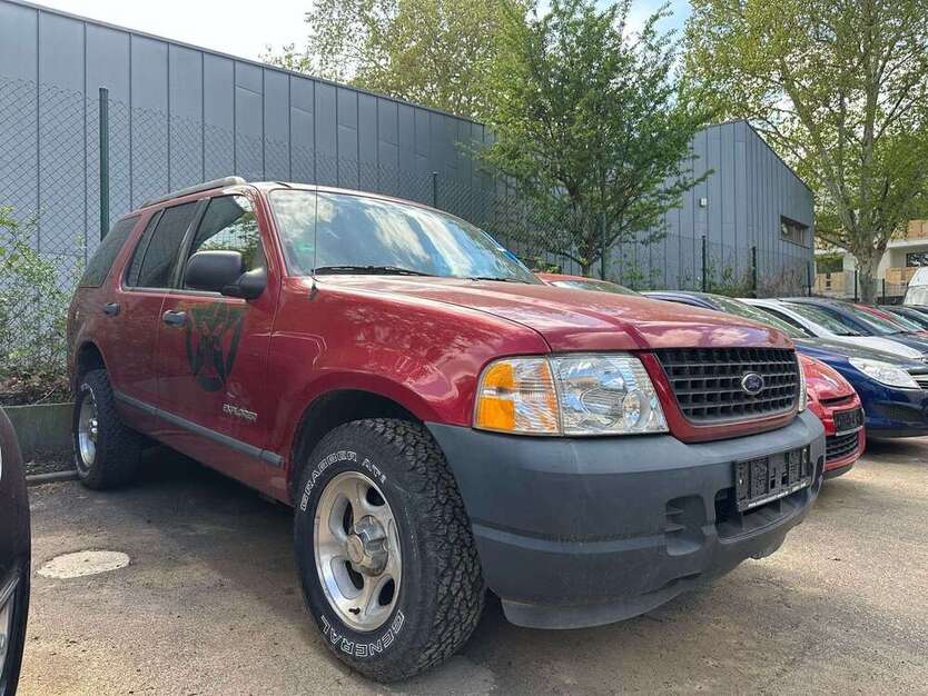 Ford Explorer 190.000 km 8.600 € Eschborn 65760