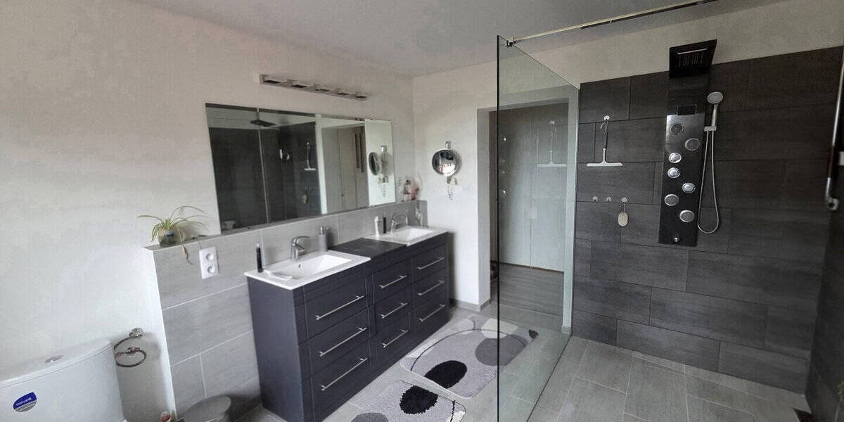 Einfamilienhaus Arzberg - 7 Zimmer, 224 m&sup2;, 385.000&euro; | Angebot:26014155