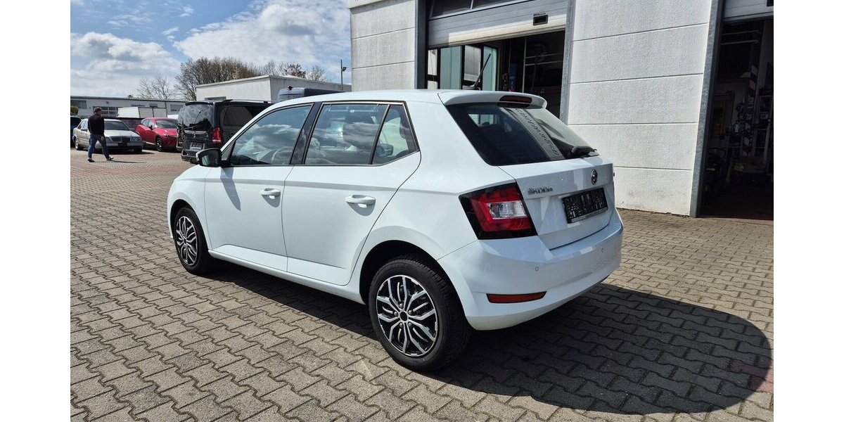 Skoda Fabia Cool Plus 127.420 km 6.890 &euro; Rodgau 63110