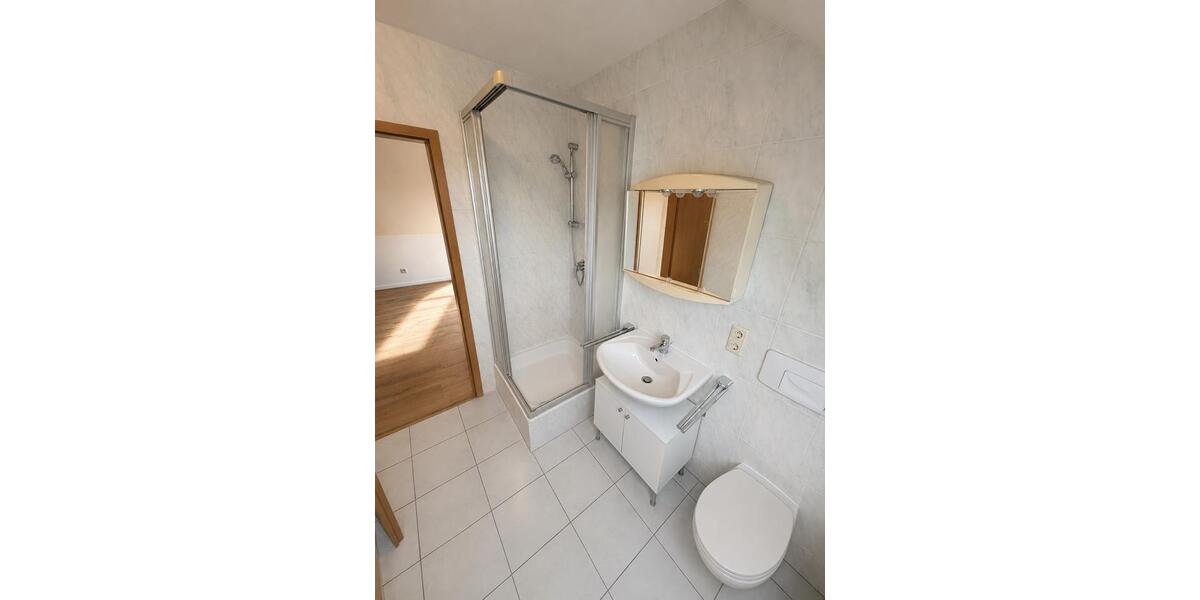 Dachgeschoßwohnung Rheinbreitbach - 2 Zimmer, 73 m&sup2;, 850&euro; | Angebot:26678199