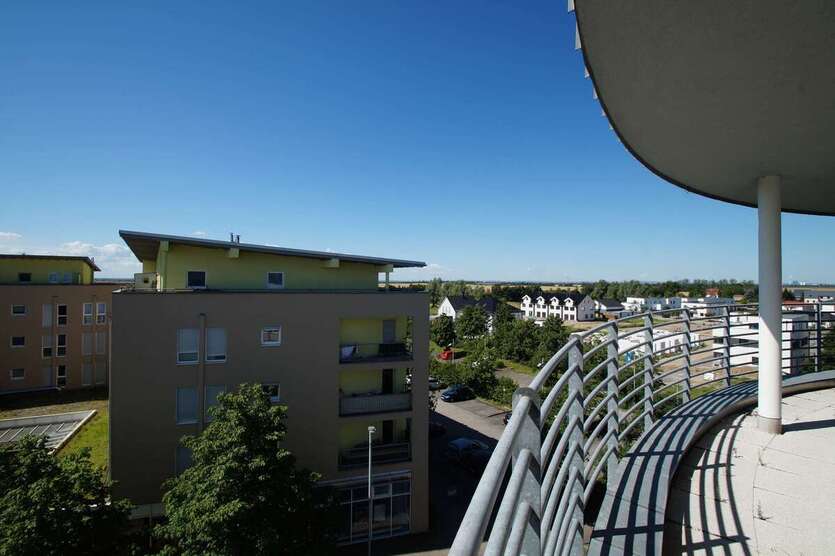 Individuell gestaltbare Bürofläche am Flughafen: Mit Balkon und viel Tageslicht zimmer