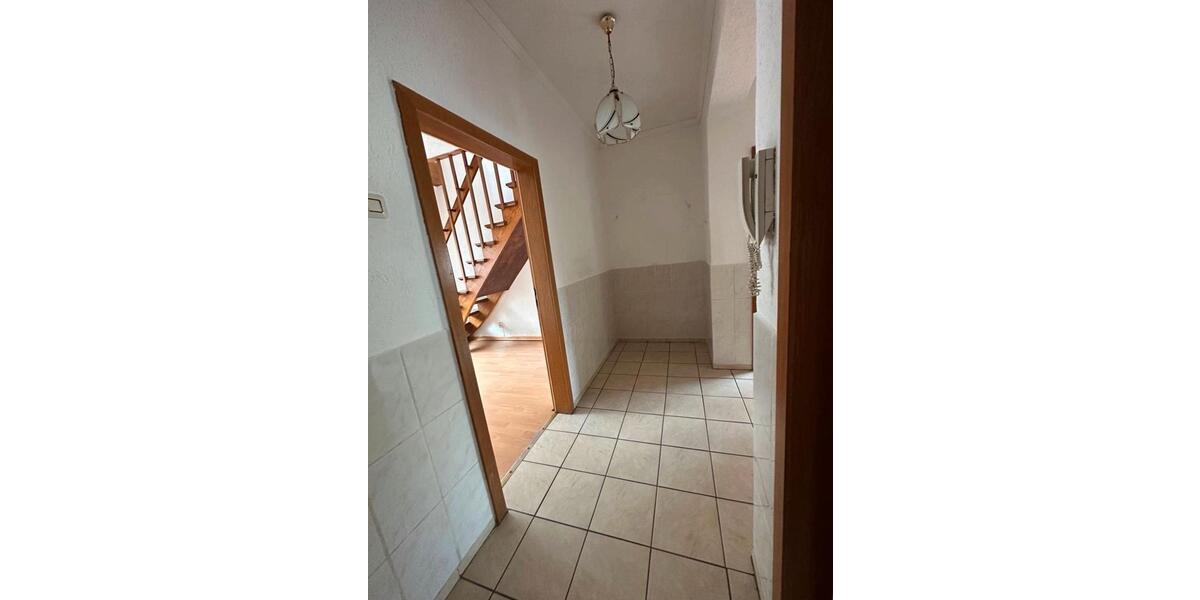 Etagenwohnung Bremerhaven - 5 Zimmer, 130 m&sup2;, 1.400&euro; | Angebot:25095765