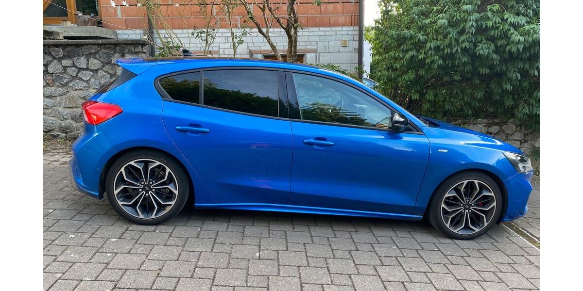 Ford Focus 83.847 km 9.500 &euro; Heppenheim 64646
